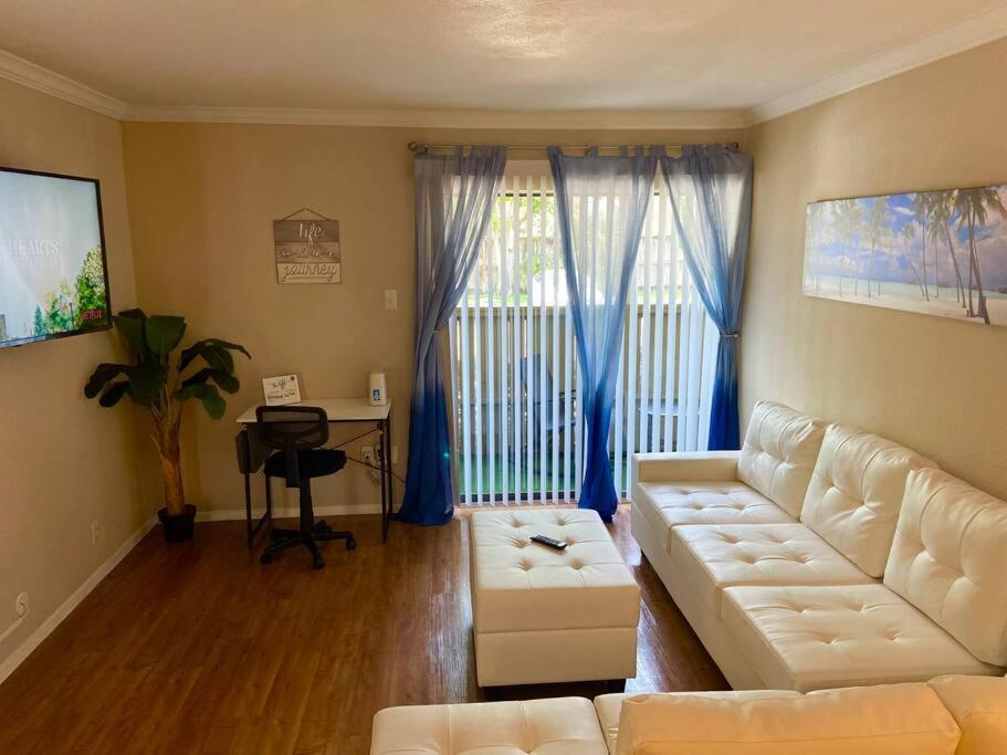 Lux & Lax Rental Homes ヒューストン エクステリア 写真